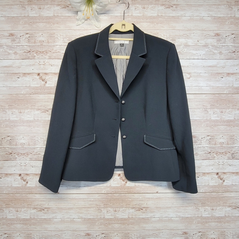 Tahari navy blue blazer